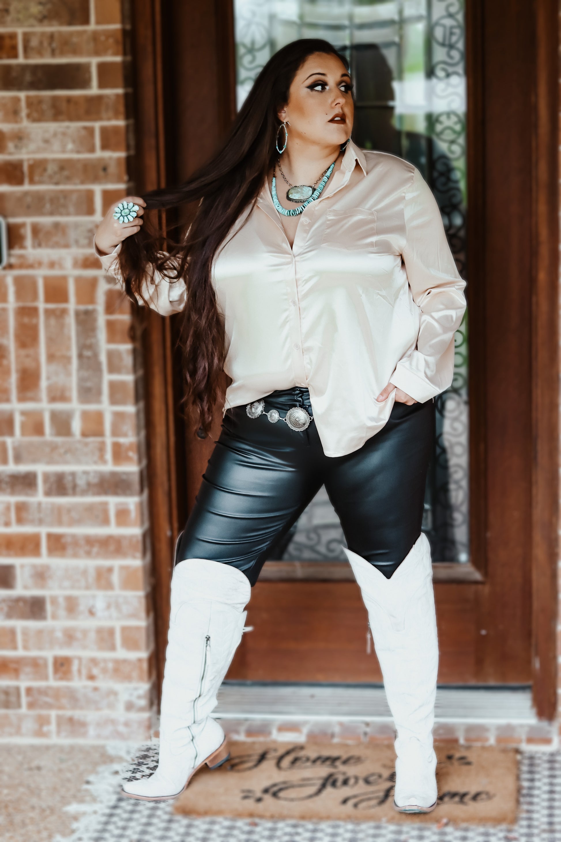 Curvy Black Leather Pants – The Curvy Ranch Wife